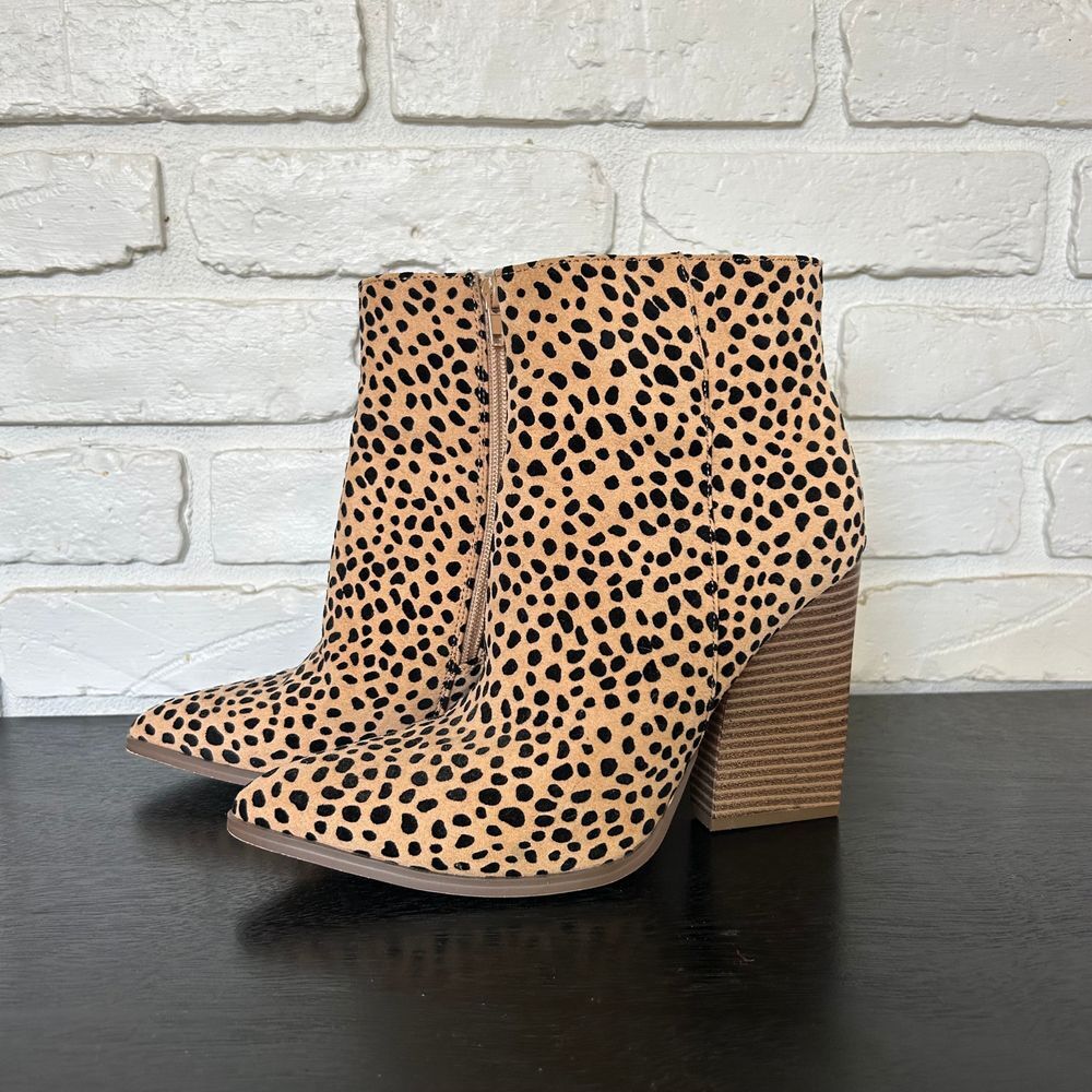 Just Fab Ivan'a Animal Print Heeled Pointed‎ Toe Bootie Women's 6.5